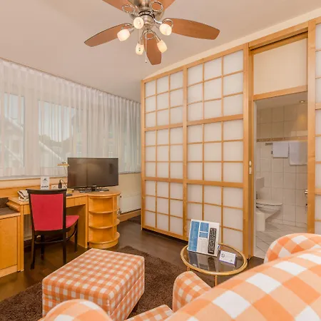 Kaiserhof 酒店 4*